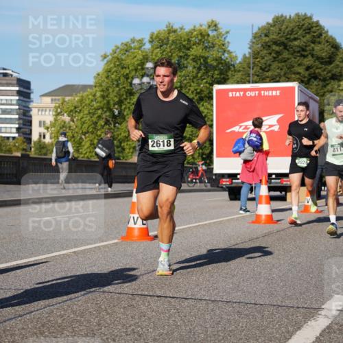 07.09.2025 - BARMER Alsterlauf Yannick Fuchs http://msf.ph/oto/8753150 07.09.2025 09:36:47 Laufen 2618, 8113, 5862, 2826, 6255 meine-sportfotos.de