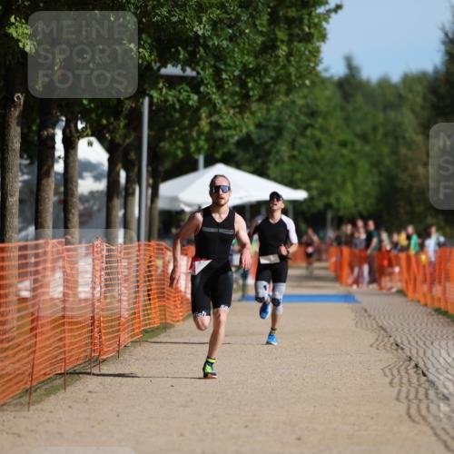 07.09.2025 - 19. Norderstedt Triathlon Michael Strokosch http://msf.ph/oto/8753151 07.09.2025 10:38:22 Laufen 1138, 1147 meine-sportfotos.de