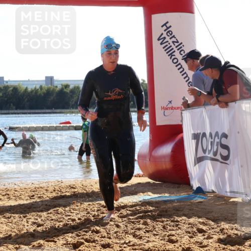 07.09.2025 - 19. Norderstedt Triathlon Luisa Fischer http://msf.ph/oto/8753157 07.09.2025 15:36:44 Schwimmen 1044, 1067, 1076, 1087, 1103 meine-sportfotos.de