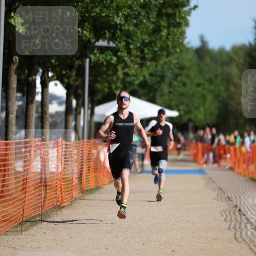 07.09.2025 - 19. Norderstedt Triathlon Michael Strokosch http://msf.ph/oto/8753170 07.09.2025 10:38:22 Laufen 1138, 1147 meine-sportfotos.de