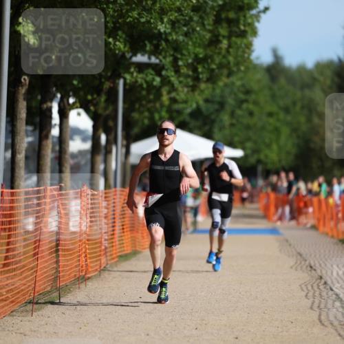 07.09.2025 - 19. Norderstedt Triathlon Michael Strokosch http://msf.ph/oto/8753179 07.09.2025 10:38:22 Laufen 1138, 1147 meine-sportfotos.de