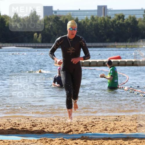 07.09.2025 - 19. Norderstedt Triathlon Luisa Fischer http://msf.ph/oto/8753181 07.09.2025 11:39:16 Schwimmen 168 meine-sportfotos.de