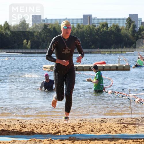 07.09.2025 - 19. Norderstedt Triathlon Luisa Fischer http://msf.ph/oto/8753183 07.09.2025 11:39:16 Schwimmen 168 meine-sportfotos.de