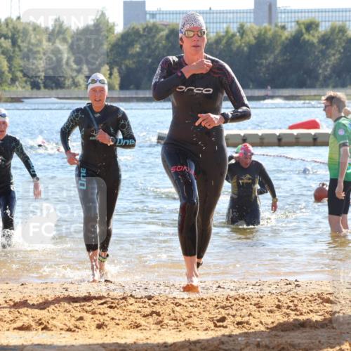 07.09.2025 - 19. Norderstedt Triathlon Luisa Fischer http://msf.ph/oto/8753184 07.09.2025 15:36:47 Schwimmen 1044, 1067, 1076, 1090, 1095, 1103 meine-sportfotos.de