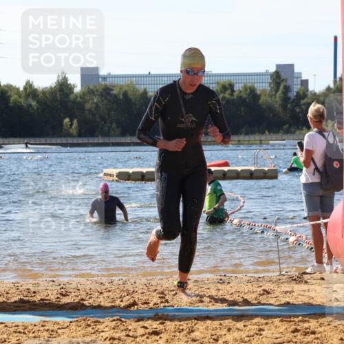 07.09.2025 - 19. Norderstedt Triathlon Luisa Fischer http://msf.ph/oto/8753192 07.09.2025 11:39:17 Schwimmen 168 meine-sportfotos.de