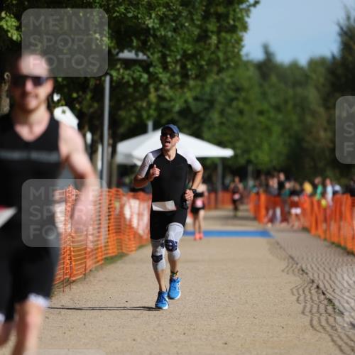 07.09.2025 - 19. Norderstedt Triathlon Michael Strokosch http://msf.ph/oto/8753232 07.09.2025 10:38:25 Laufen 1138, 1147 meine-sportfotos.de