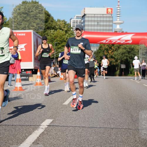 07.09.2025 - BARMER Alsterlauf Yannick Fuchs http://msf.ph/oto/8753235 07.09.2025 09:36:49 Laufen 2826, 8113, 5862, 625, 2411 meine-sportfotos.de