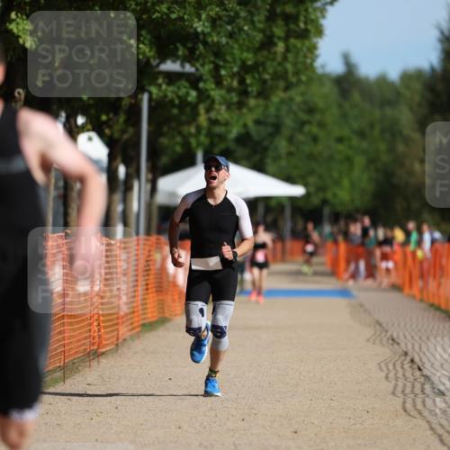 07.09.2025 - 19. Norderstedt Triathlon Michael Strokosch http://msf.ph/oto/8753238 07.09.2025 10:38:25 Laufen 1138, 1147 meine-sportfotos.de
