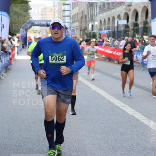 07.09.2025 - BARMER Alsterlauf Strokosch-Dieckow http://msf.ph/oto/8753249 07.09.2025 10:14:37 Ziel 2736, 3455, 3722, 3736, 3771, 3904, 4520, 4607, 4608, 4883, 5036, 5270, 5271, 5280, 5281, 6344, 6345, 8413 meine-sportfotos.de