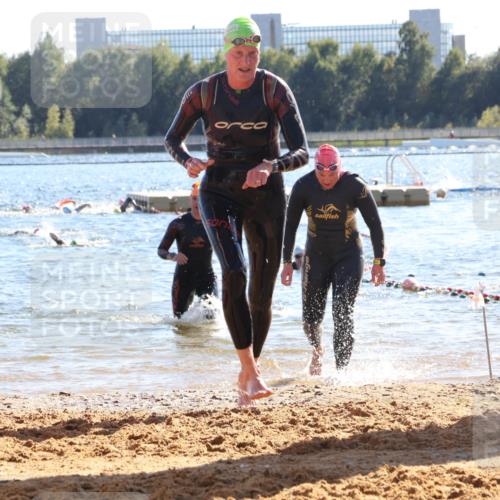 07.09.2025 - 19. Norderstedt Triathlon Luisa Fischer http://msf.ph/oto/8753256 07.09.2025 15:36:55 Schwimmen 1076, 1079, 1090, 1095, 1103 meine-sportfotos.de