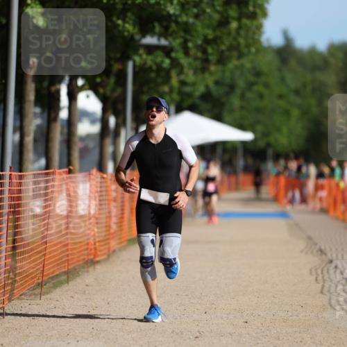 07.09.2025 - 19. Norderstedt Triathlon Michael Strokosch http://msf.ph/oto/8753265 07.09.2025 10:38:26 Laufen 1138, 1147 meine-sportfotos.de