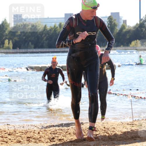 07.09.2025 - 19. Norderstedt Triathlon Luisa Fischer http://msf.ph/oto/8753266 07.09.2025 15:36:56 Schwimmen 1076, 1079, 1090, 1091, 1095 meine-sportfotos.de