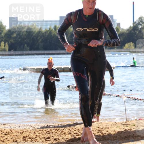 07.09.2025 - 19. Norderstedt Triathlon Luisa Fischer http://msf.ph/oto/8753269 07.09.2025 15:36:56 Schwimmen 1076, 1079, 1090, 1091, 1095 meine-sportfotos.de