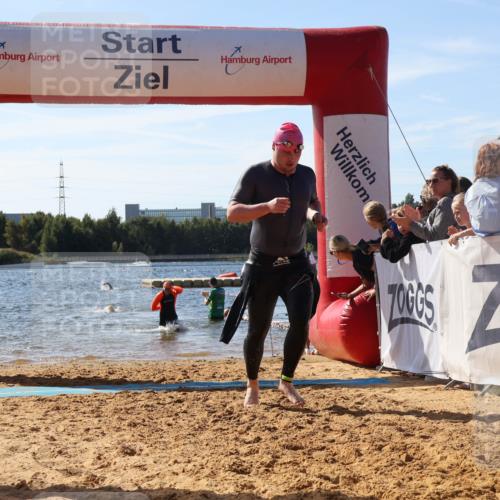 07.09.2025 - 19. Norderstedt Triathlon Luisa Fischer http://msf.ph/oto/8753306 07.09.2025 11:39:29 Schwimmen 1233, 1346 meine-sportfotos.de