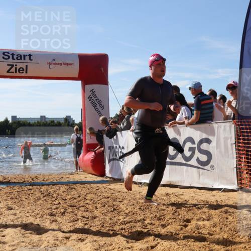 07.09.2025 - 19. Norderstedt Triathlon Luisa Fischer http://msf.ph/oto/8753319 07.09.2025 11:39:30 Schwimmen 1233, 1346 meine-sportfotos.de
