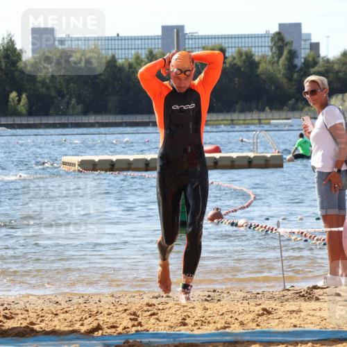 07.09.2025 - 19. Norderstedt Triathlon Luisa Fischer http://msf.ph/oto/8753325 07.09.2025 11:39:34 Schwimmen 1233, 1346 meine-sportfotos.de