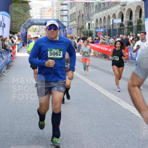 07.09.2025 - BARMER Alsterlauf Strokosch-Dieckow http://msf.ph/oto/8753329 07.09.2025 10:14:37 Ziel 2736, 3455, 3722, 3736, 3771, 3904, 4520, 4607, 4608, 4883, 5036, 5270, 5271, 5280, 5281, 6344, 6345, 8413 meine-sportfotos.de
