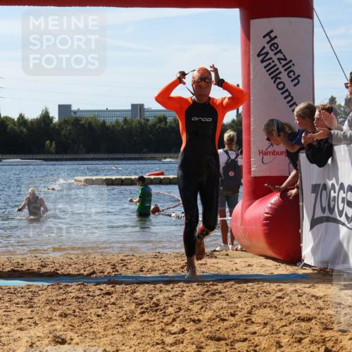 07.09.2025 - 19. Norderstedt Triathlon Luisa Fischer http://msf.ph/oto/8753351 07.09.2025 11:39:36 Schwimmen 1233, 1346 meine-sportfotos.de