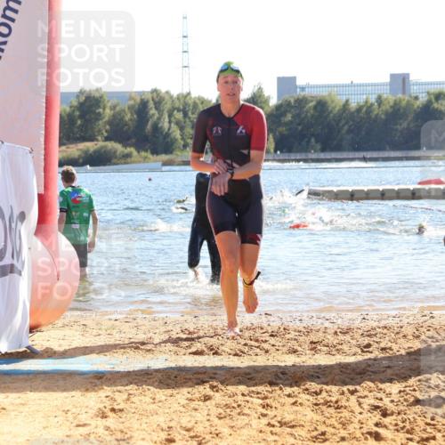 07.09.2025 - 19. Norderstedt Triathlon Luisa Fischer http://msf.ph/oto/8753359 07.09.2025 15:37:23 Schwimmen 1096, 1100 meine-sportfotos.de