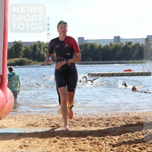 07.09.2025 - 19. Norderstedt Triathlon Luisa Fischer http://msf.ph/oto/8753366 07.09.2025 15:37:24 Schwimmen 1096, 1100, 1600 meine-sportfotos.de