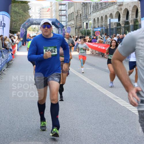 07.09.2025 - BARMER Alsterlauf Strokosch-Dieckow http://msf.ph/oto/8753376 07.09.2025 10:14:37 Ziel 2736, 3455, 3722, 3736, 3771, 3904, 4520, 4607, 4608, 4883, 5036, 5270, 5271, 5280, 5281, 6344, 6345, 8413 meine-sportfotos.de