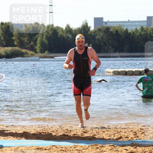 07.09.2025 - 19. Norderstedt Triathlon Luisa Fischer http://msf.ph/oto/8753399 07.09.2025 11:39:44 Schwimmen 802, 1233 meine-sportfotos.de