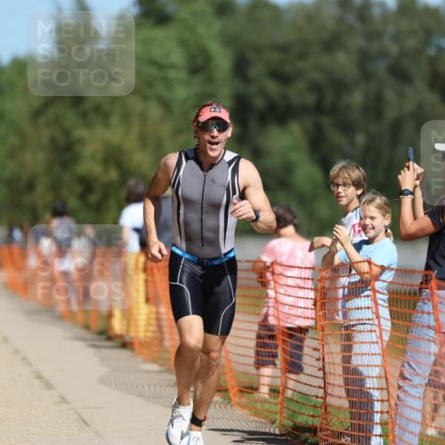 07.09.2025 - 19. Norderstedt Triathlon Michael Strokosch http://msf.ph/oto/8753407 07.09.2025 12:47:23 Laufen 151, 227, 713 meine-sportfotos.de
