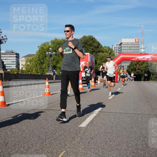 07.09.2025 - BARMER Alsterlauf Yannick Fuchs http://msf.ph/oto/8753433 07.09.2025 09:36:54 Laufen 2699, 6108, 8040 meine-sportfotos.de