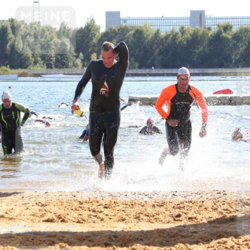 07.09.2025 - 19. Norderstedt Triathlon Luisa Fischer http://msf.ph/oto/8753436 07.09.2025 15:37:38 Schwimmen 1552, 1597, 1600 meine-sportfotos.de