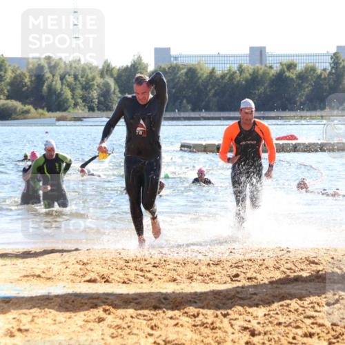 07.09.2025 - 19. Norderstedt Triathlon Luisa Fischer http://msf.ph/oto/8753437 07.09.2025 15:37:38 Schwimmen 1552, 1597, 1600 meine-sportfotos.de