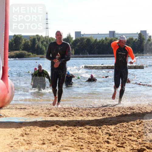 07.09.2025 - 19. Norderstedt Triathlon Luisa Fischer http://msf.ph/oto/8753448 07.09.2025 15:37:39 Schwimmen 1552, 1597, 1600 meine-sportfotos.de