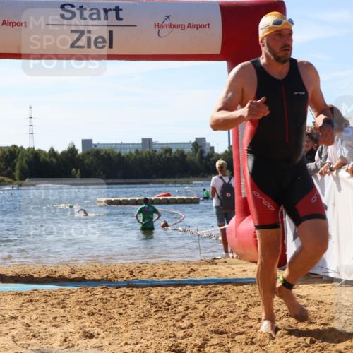 07.09.2025 - 19. Norderstedt Triathlon Luisa Fischer http://msf.ph/oto/8753449 07.09.2025 11:39:48 Schwimmen 802 meine-sportfotos.de