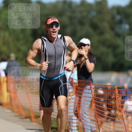 07.09.2025 - 19. Norderstedt Triathlon Michael Strokosch http://msf.ph/oto/8753453 07.09.2025 12:47:24 Laufen 151, 227 meine-sportfotos.de