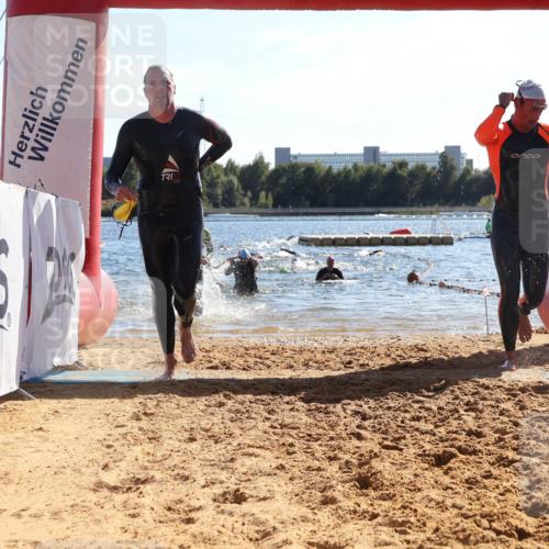 07.09.2025 - 19. Norderstedt Triathlon Luisa Fischer http://msf.ph/oto/8753466 07.09.2025 15:37:41 Schwimmen 1552, 1597, 1600, 1604 meine-sportfotos.de