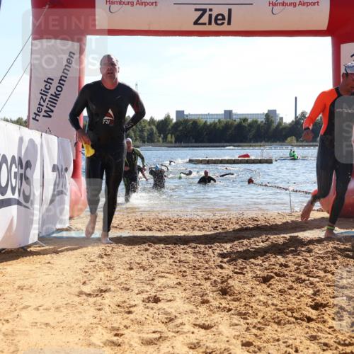07.09.2025 - 19. Norderstedt Triathlon Luisa Fischer http://msf.ph/oto/8753469 07.09.2025 15:37:41 Schwimmen 1552, 1597, 1600, 1604 meine-sportfotos.de