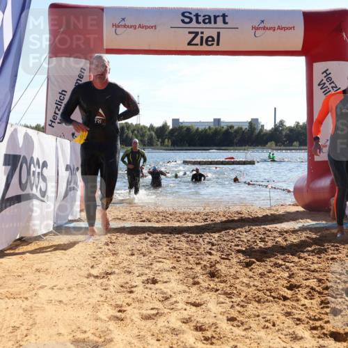 07.09.2025 - 19. Norderstedt Triathlon Luisa Fischer http://msf.ph/oto/8753472 07.09.2025 15:37:42 Schwimmen 1552, 1597, 1600, 1604 meine-sportfotos.de