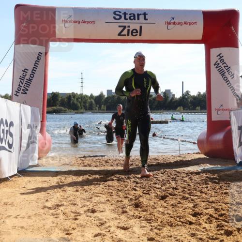 07.09.2025 - 19. Norderstedt Triathlon Luisa Fischer http://msf.ph/oto/8753498 07.09.2025 15:37:46 Schwimmen 1097, 1552, 1597, 1604 meine-sportfotos.de