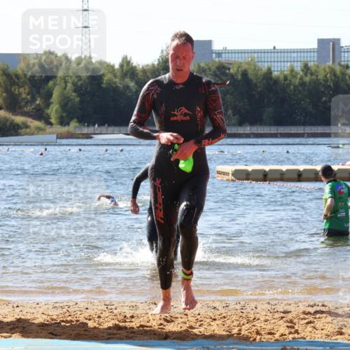 07.09.2025 - 19. Norderstedt Triathlon Luisa Fischer http://msf.ph/oto/8753499 07.09.2025 11:40:29 Schwimmen 226, 824 meine-sportfotos.de
