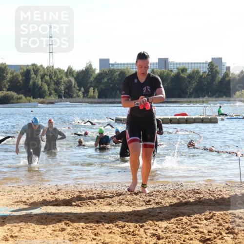 07.09.2025 - 19. Norderstedt Triathlon Luisa Fischer http://msf.ph/oto/8753510 07.09.2025 15:37:47 Schwimmen 1097, 1108, 1552, 1597, 1604 meine-sportfotos.de