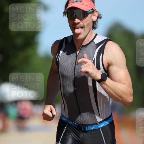 07.09.2025 - 19. Norderstedt Triathlon Michael Strokosch http://msf.ph/oto/8753516 07.09.2025 12:47:26 Laufen 151, 227 meine-sportfotos.de