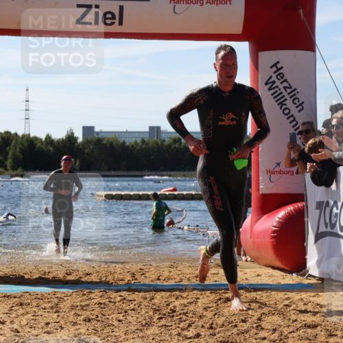 07.09.2025 - 19. Norderstedt Triathlon Luisa Fischer http://msf.ph/oto/8753532 07.09.2025 11:40:31 Schwimmen 226, 824 meine-sportfotos.de