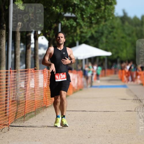 07.09.2025 - 19. Norderstedt Triathlon Michael Strokosch http://msf.ph/oto/8753534 07.09.2025 10:38:50 Laufen 646, 1131, 1139 meine-sportfotos.de
