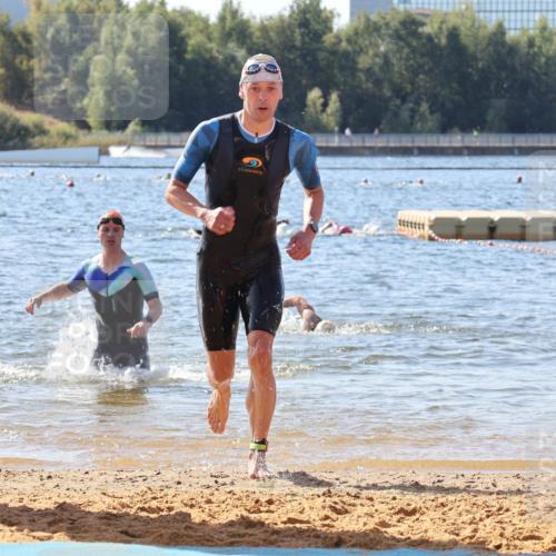 07.09.2025 - 19. Norderstedt Triathlon Luisa Fischer http://msf.ph/oto/8753575 07.09.2025 11:40:47 Schwimmen 215, 741 meine-sportfotos.de