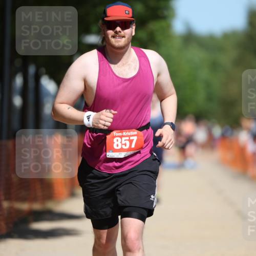 07.09.2025 - 19. Norderstedt Triathlon Michael Strokosch http://msf.ph/oto/8753621 07.09.2025 12:47:43 Laufen 857 meine-sportfotos.de