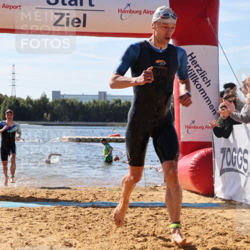 07.09.2025 - 19. Norderstedt Triathlon Luisa Fischer http://msf.ph/oto/8753628 07.09.2025 11:40:50 Schwimmen 215, 741 meine-sportfotos.de