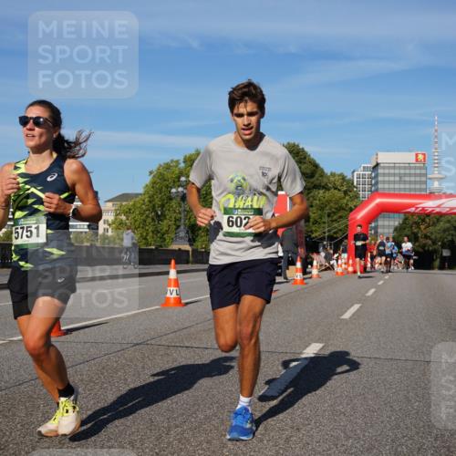 07.09.2025 - BARMER Alsterlauf Yannick Fuchs http://msf.ph/oto/8753664 07.09.2025 09:36:59 Laufen 5751, 602, 10 meine-sportfotos.de
