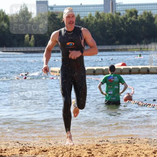 07.09.2025 - 19. Norderstedt Triathlon Luisa Fischer http://msf.ph/oto/8753667 07.09.2025 11:40:58 Schwimmen 151, 215, 741 meine-sportfotos.de