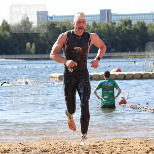 07.09.2025 - 19. Norderstedt Triathlon Luisa Fischer http://msf.ph/oto/8753676 07.09.2025 11:40:58 Schwimmen 151, 215, 741 meine-sportfotos.de