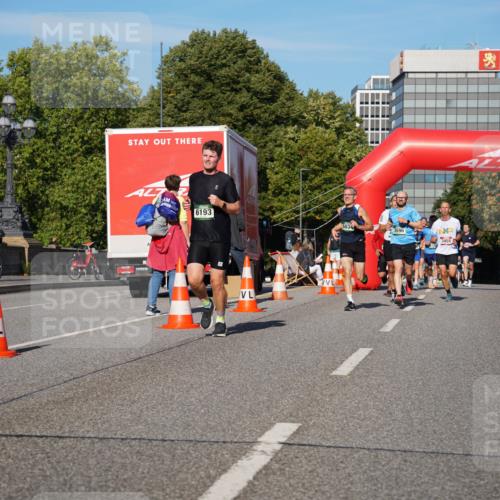 07.09.2025 - BARMER Alsterlauf Yannick Fuchs http://msf.ph/oto/8753687 07.09.2025 09:37:02 Laufen 6193, 8, 3596, 3458 meine-sportfotos.de