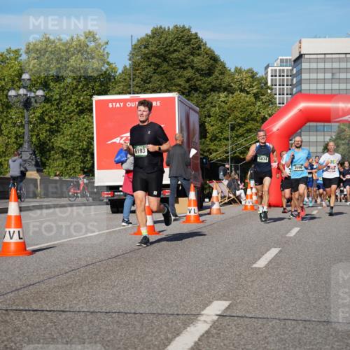 07.09.2025 - BARMER Alsterlauf Yannick Fuchs http://msf.ph/oto/8753700 07.09.2025 09:37:03 Laufen 6193, 8, 5034, 3596, 333 meine-sportfotos.de